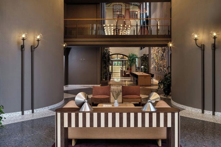 Entrance & Lobby