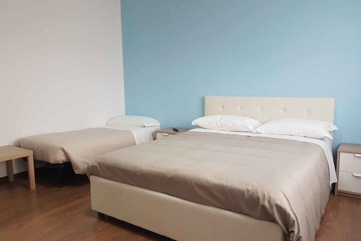 Room 6 of 33