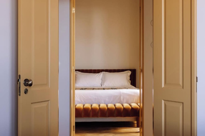 Room 9 of 82
