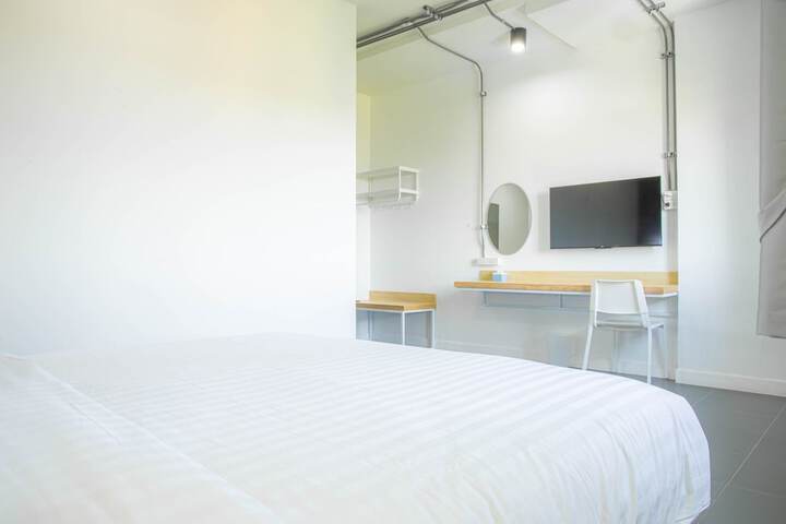 Room 11 of 25