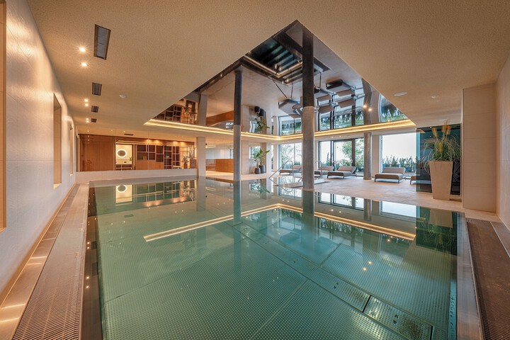 Pool 59 of 152