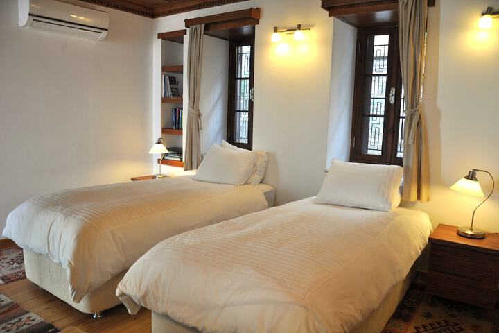 Room 3 of 19