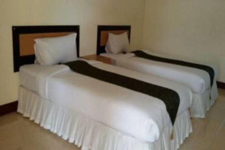 Room 6 of 15