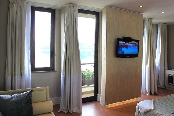 Room 28 of 59