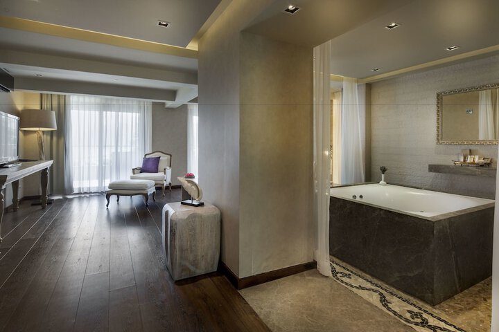 Room 20 of 74