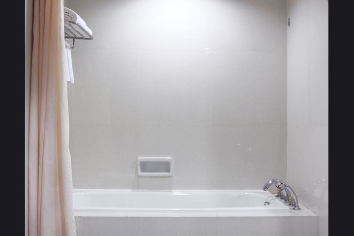 Room 14 of 39