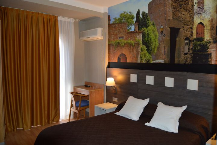 Room 5 of 34