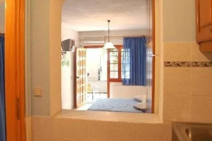Room 7 of 10