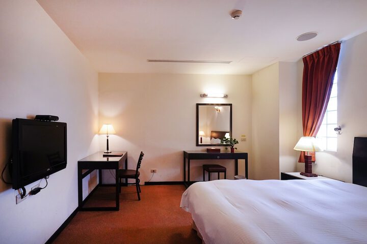 Room 8 of 35