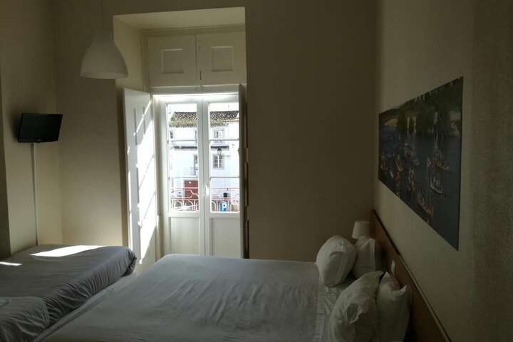 Room 16 of 64