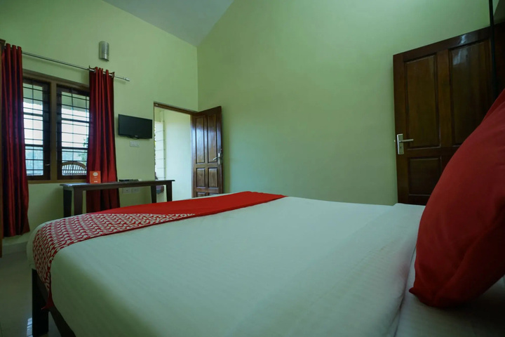 Room 3 of 12