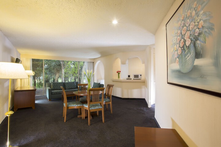 Room 12 of 40
