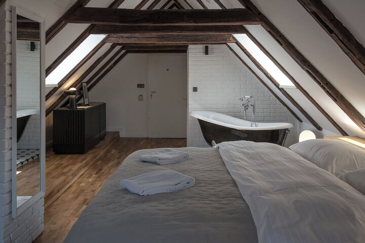 Room 45 of 92