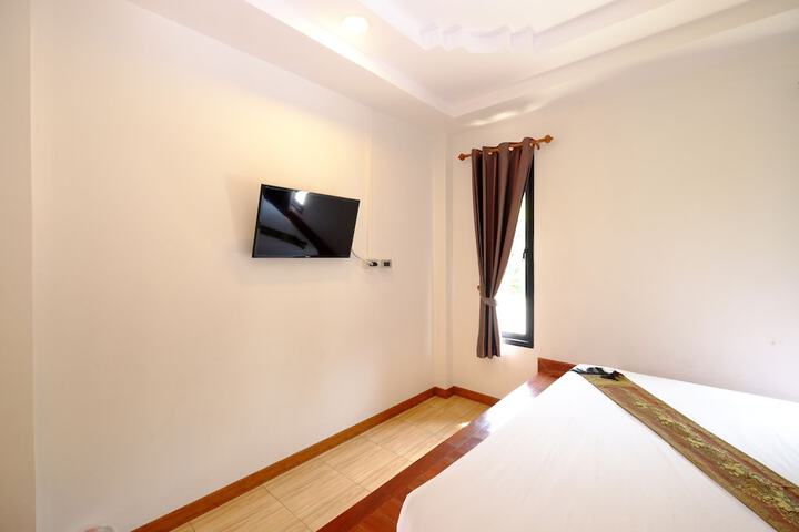 Room 27 of 32