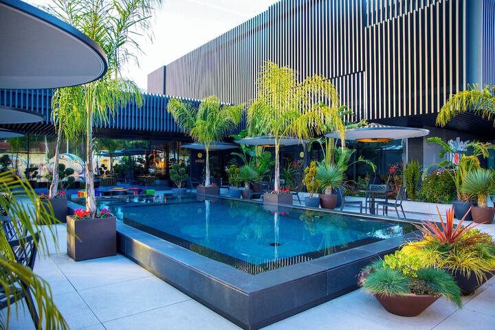Hotel Exterior 52 of 58