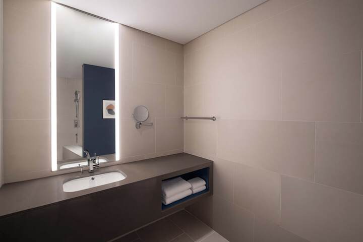 Room 38 of 74
