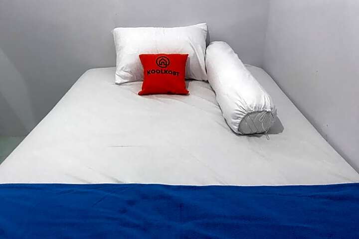 KoolKost Syariah near Pelabuhan Tanjung Priok (Minimum Stay 6 Nights)