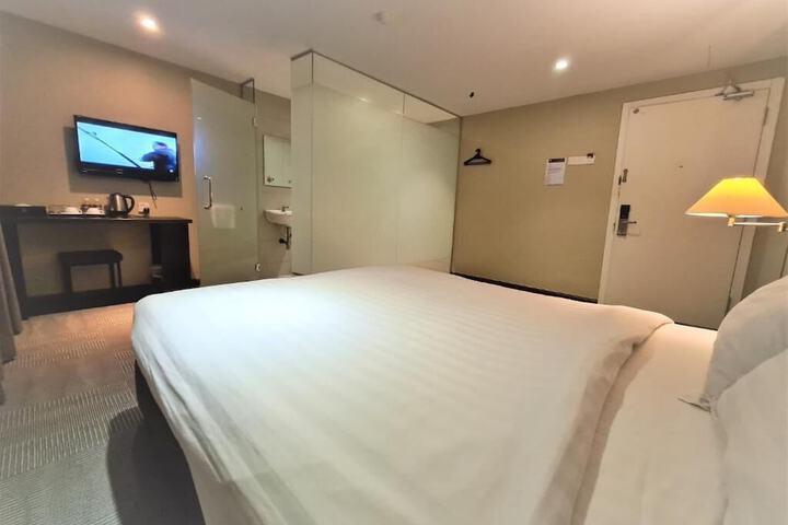 Room 13 of 75