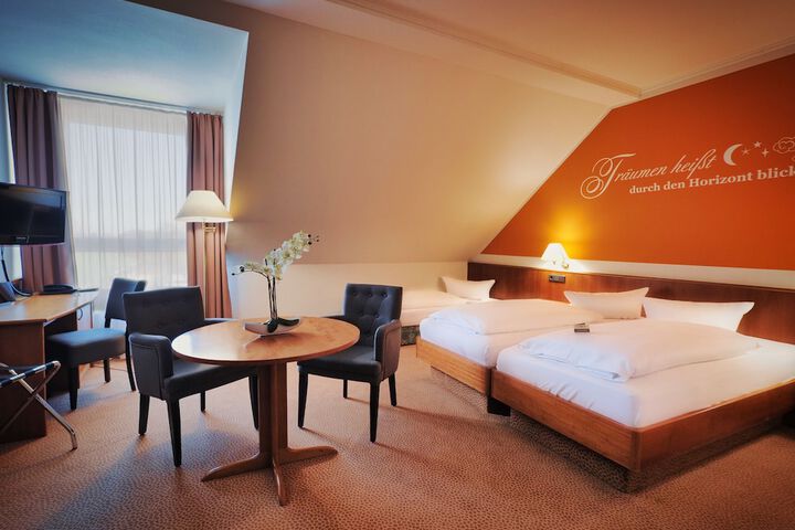 Room 4 of 39