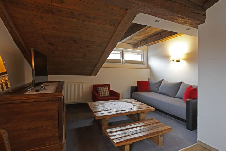 Room 4 of 41