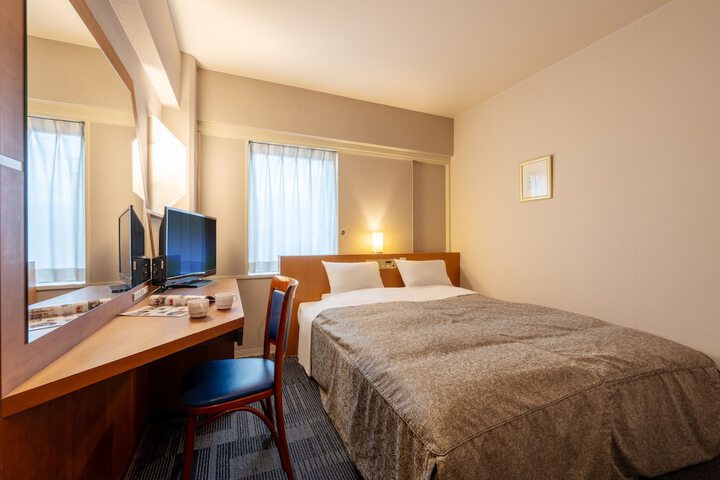 Room 26 of 85