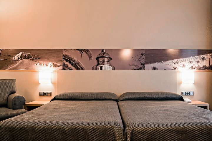 Room 4 of 35
