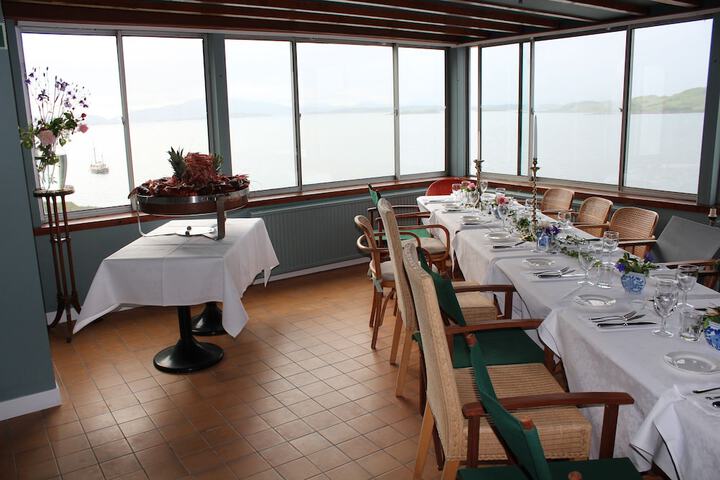 Dining 26 of 64