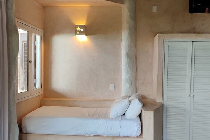 Room 47 of 171