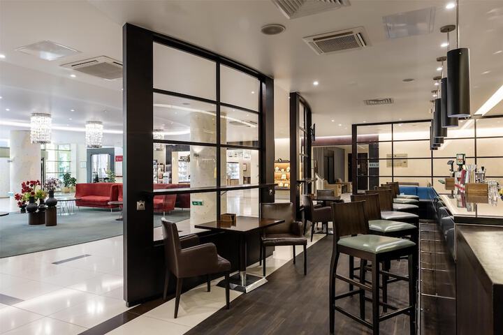 Lounge 189 of 228