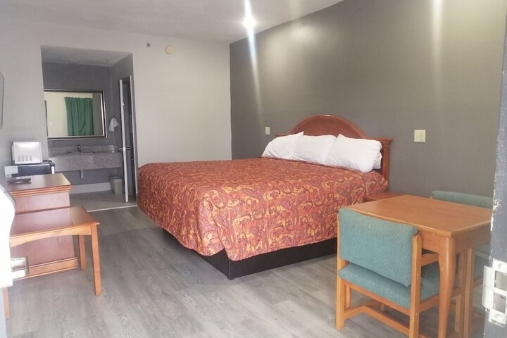 Room 4 of 22