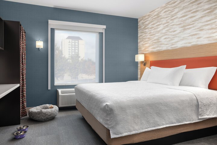 1 King Bed Studio (4 of 6)
