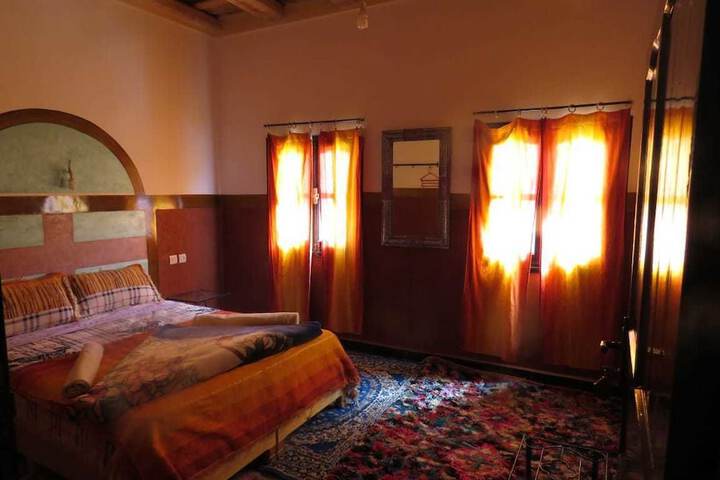Room 10 of 12