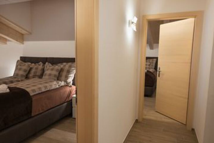 Room 122 of 188