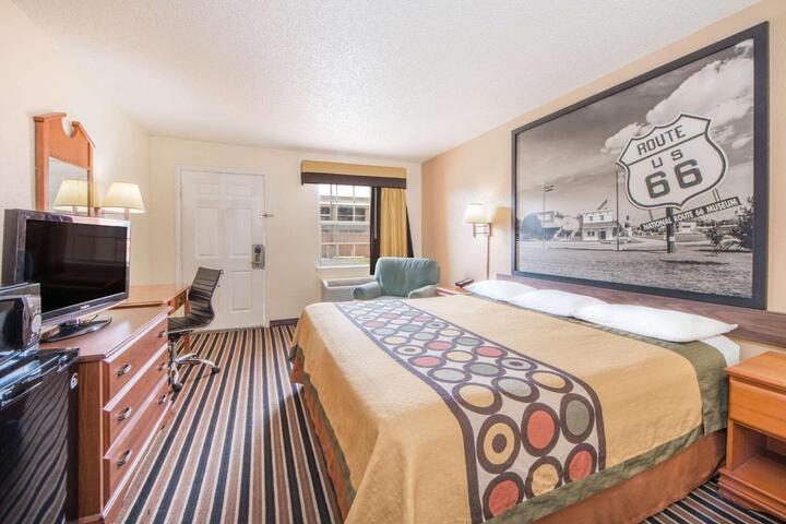 1 King Bed (2 of 6)