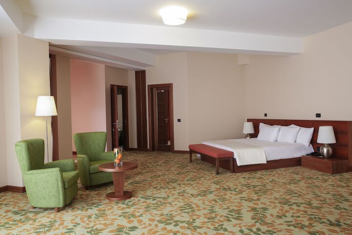 Room 15 of 65