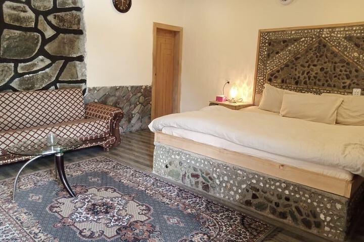 Room 2 of 21