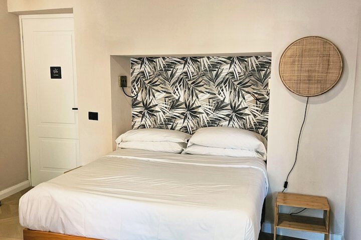 Room 27 of 54