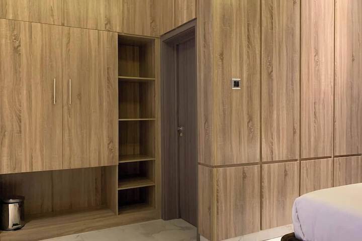 Room 3 of 38