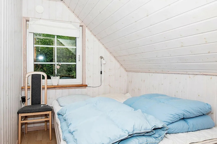 Room 2 of 13