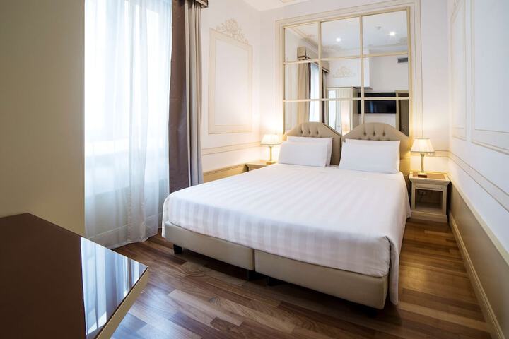 Room 25 of 179