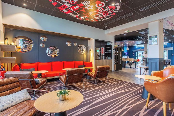 Hotel Lobby