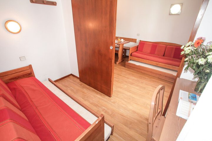 Room 13 of 21