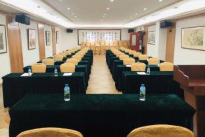 Room 12 of 23
