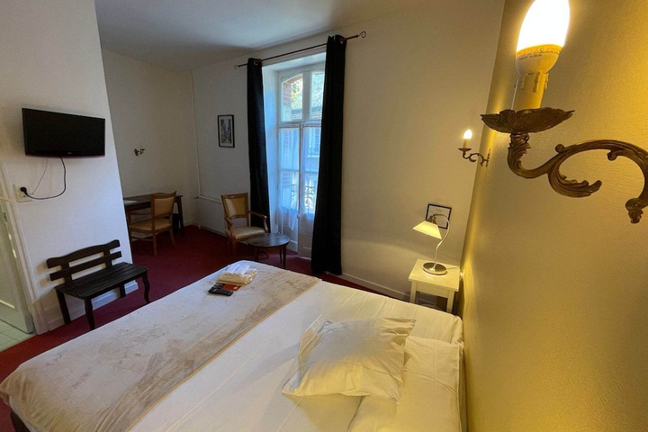 Room 5 of 27