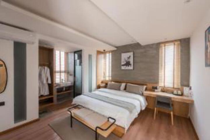 Room 7 of 7