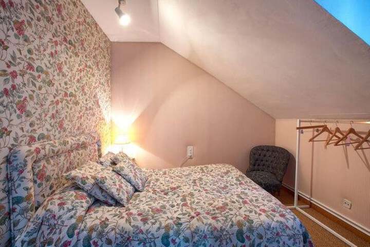 Room 14 of 90
