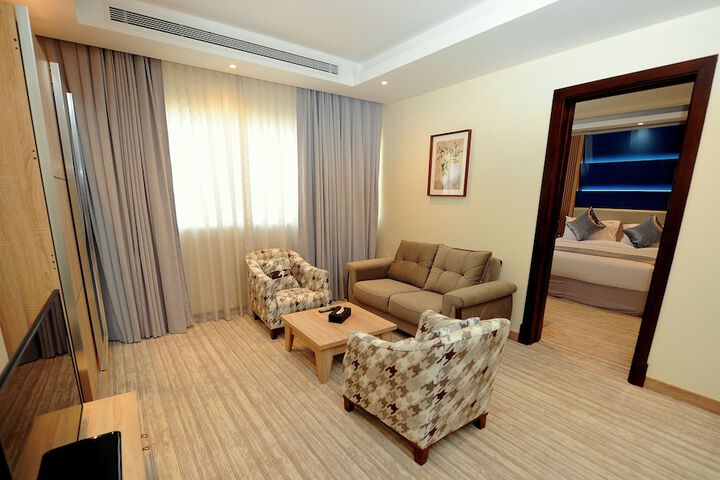 Room 8 of 68