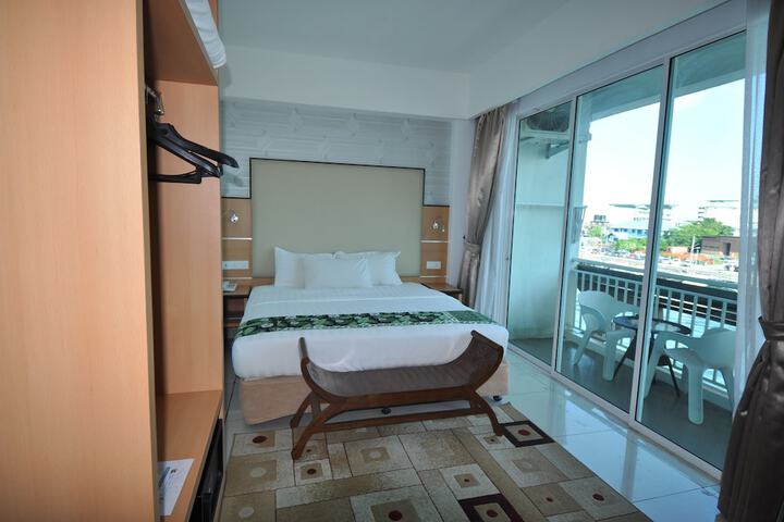 Room 8 of 49