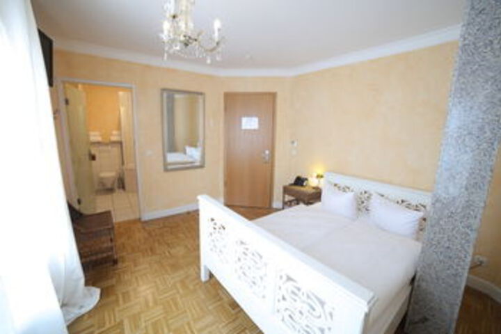 Room 17 of 51
