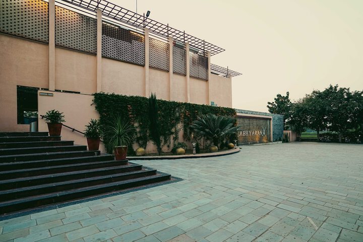 Hotel 85 of 101